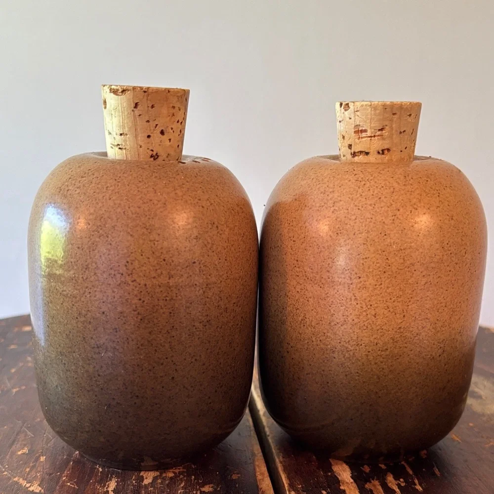 Pair of Vintage Edith Heath Salt & Pepper shakers. Mint. I love offers!